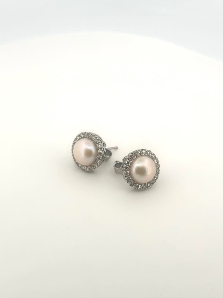 Pearl With diamonds Set In Sterling Silver